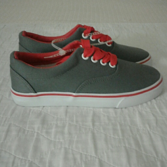 Sneakers - Picture 2 of 4